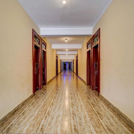 Oyo Flagship Hotel Kvc Holiday Inn Mysore Bagian luar foto