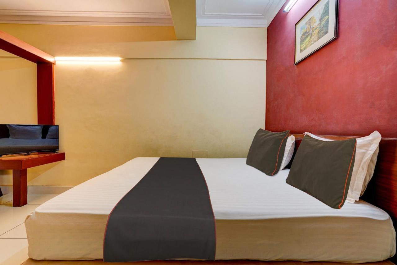 Oyo Flagship Hotel Kvc Holiday Inn Mysore Bagian luar foto